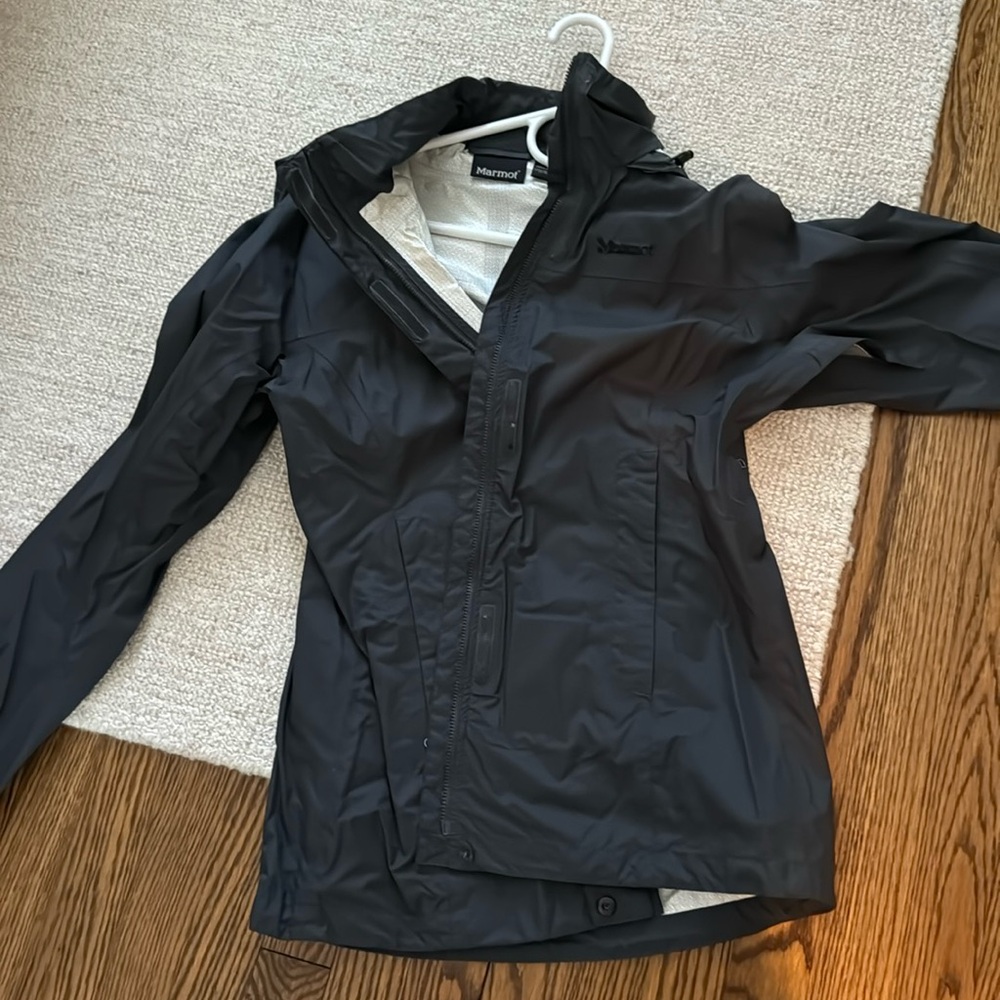 Marmot Women’s Medium Dark Gray Rain Shell